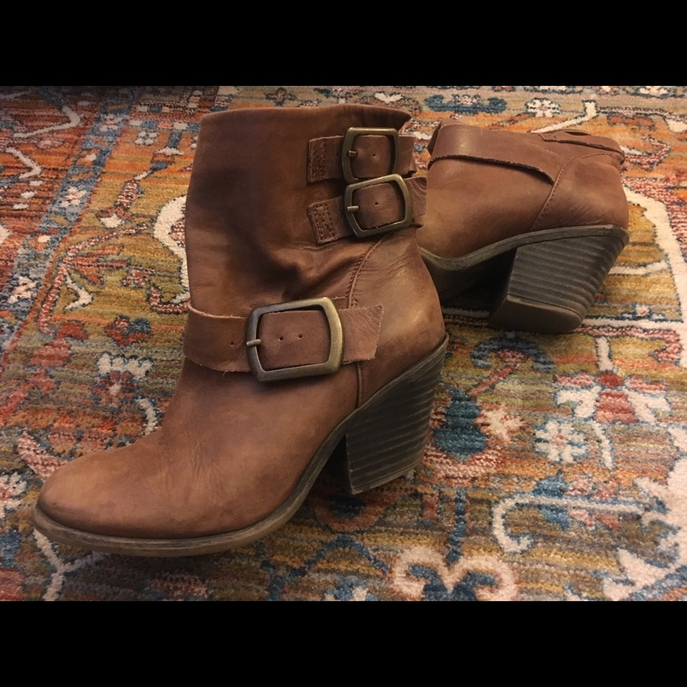 CLOSING CLOSET SALE Lucky Brand Booties